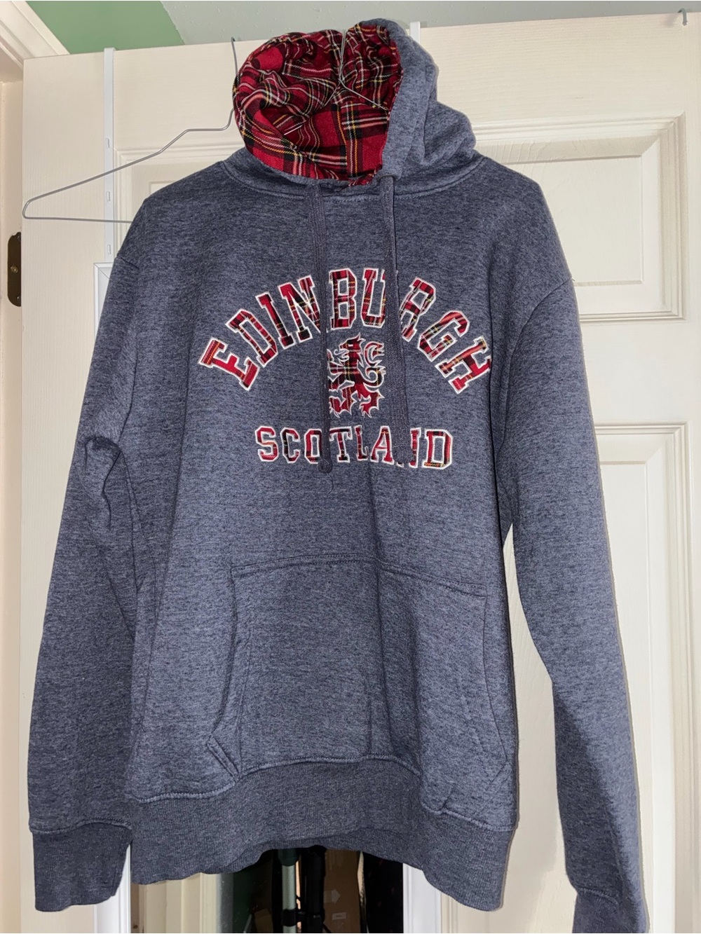 Edinburgh Scotland Gray Pullover Hoodie in Royal Stewart Tartan